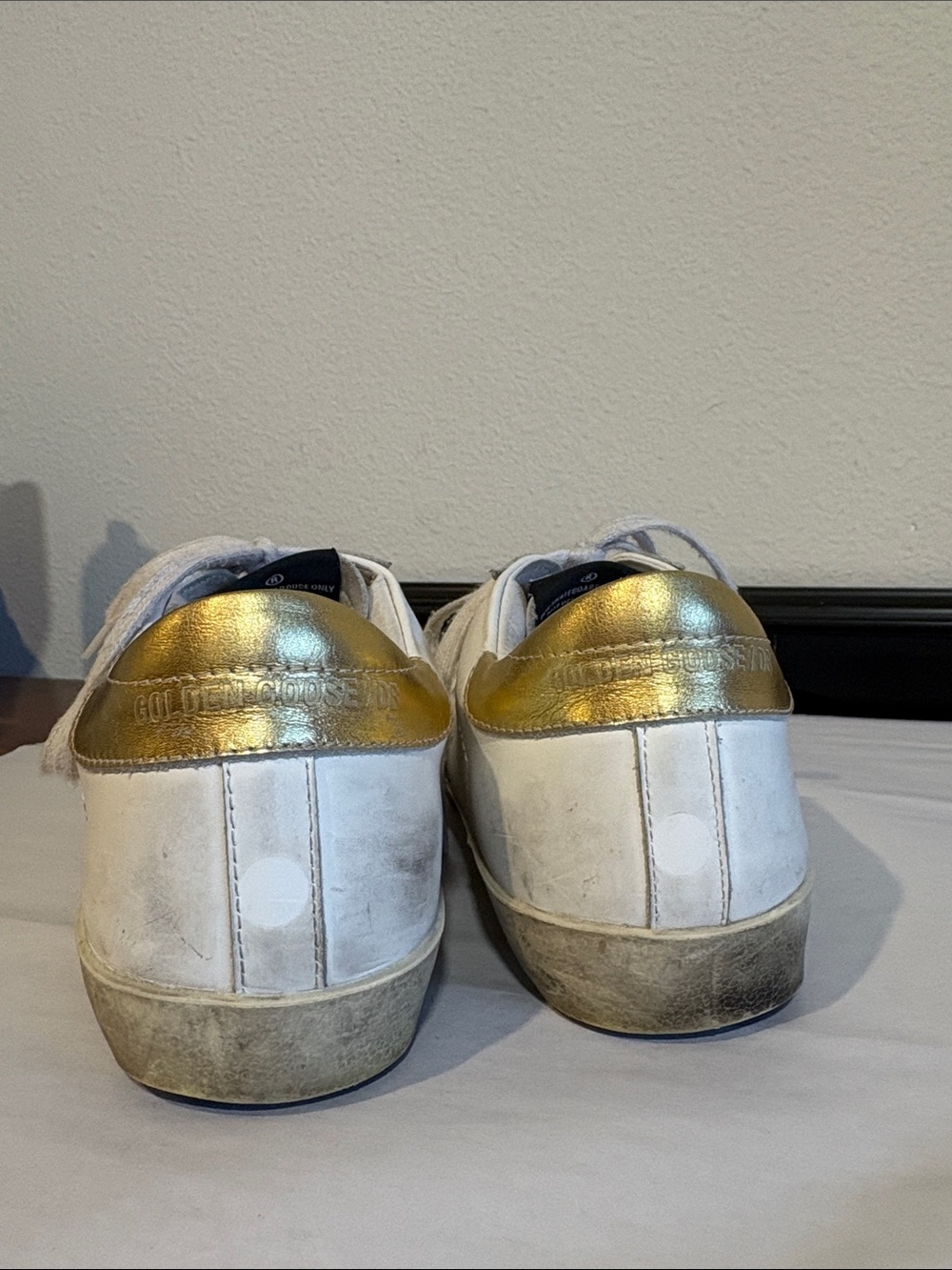 White Golden Goose Sneakers with Pink And Gold - Picture 5 of 6